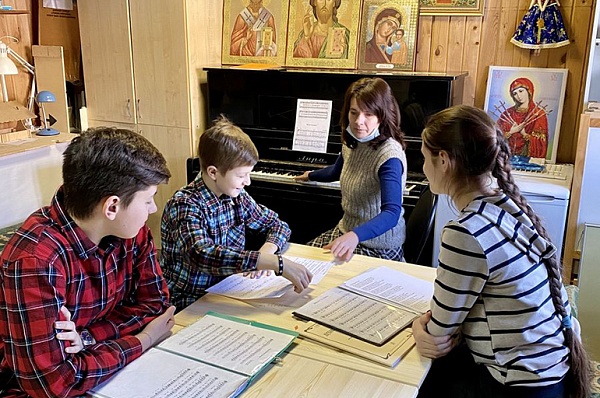 Возобновила работу воскресная школа при Казанском храме в Сосенках